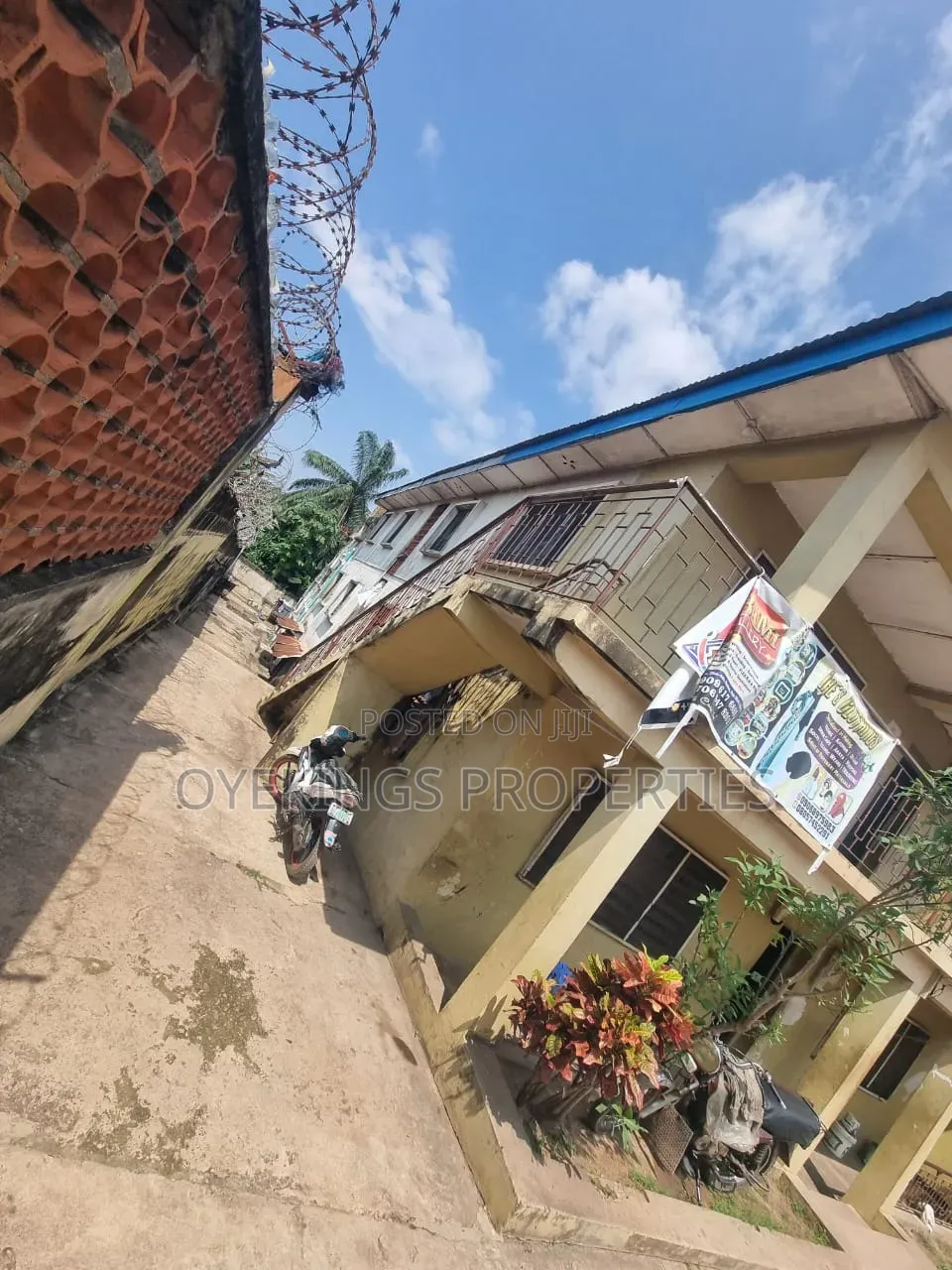 20bdrm House in Adeoyo, Rind Road for sale in Rind Road
