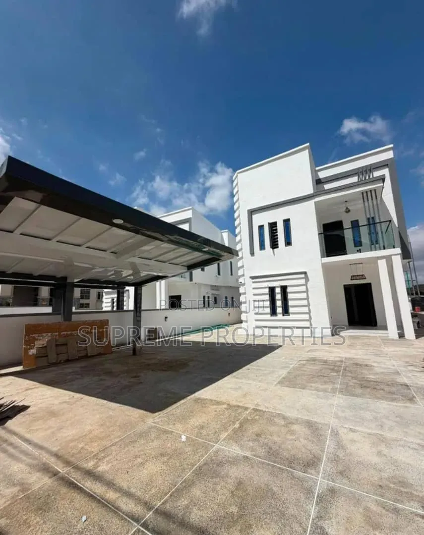 5bdrm Duplex in Kolapo Ishola Gra, Ibadan for sale in Ibadan