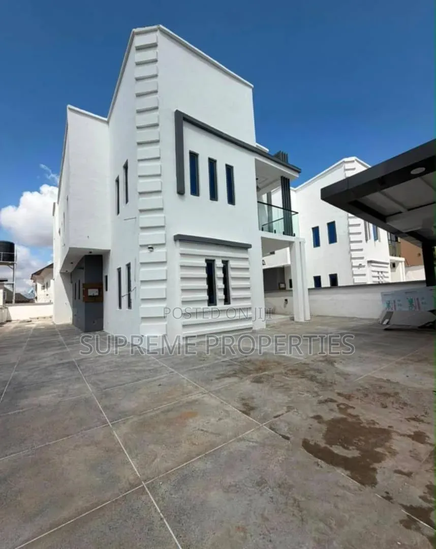 5bdrm Duplex in Kolapo Ishola Gra, Ibadan for sale in Ibadan