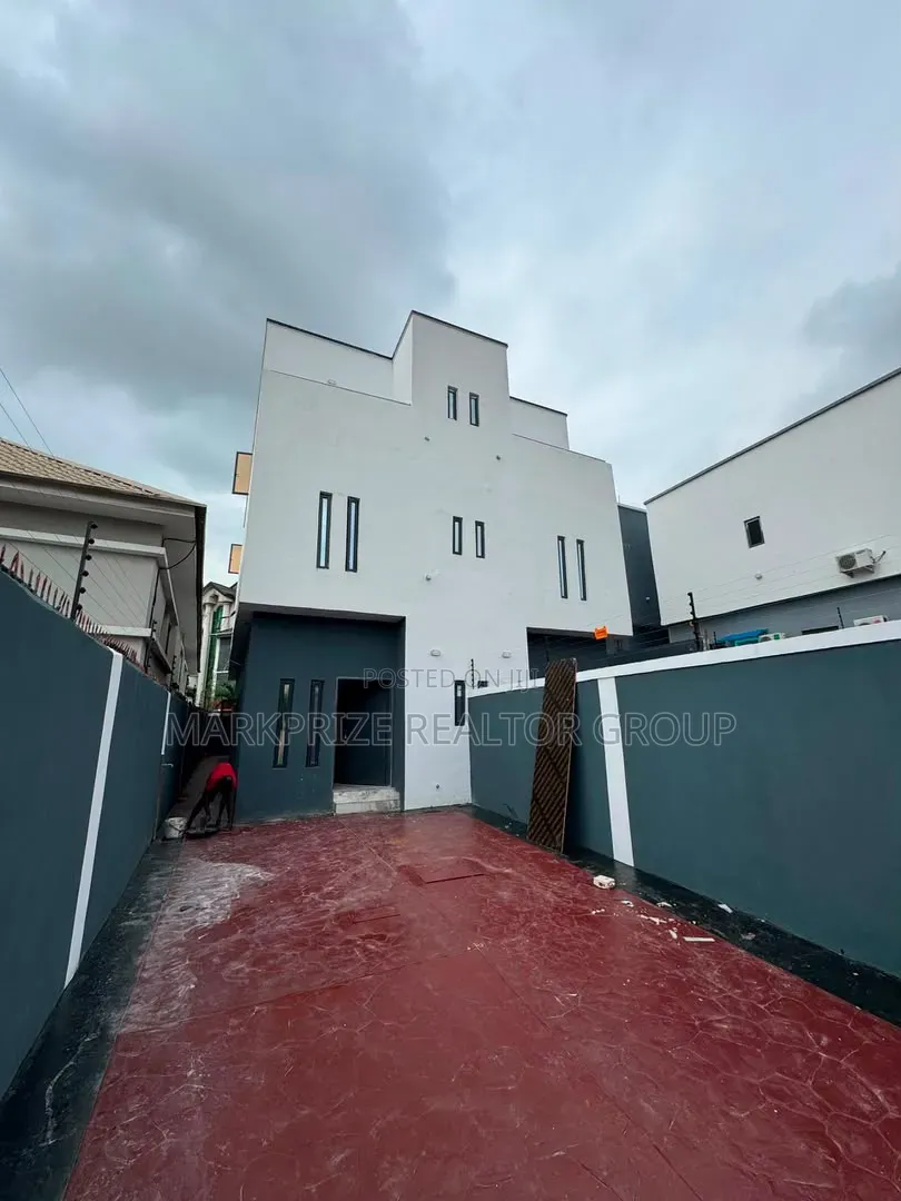 4bdrm Duplex in Ojodu Berger Lagos for sale in Berger