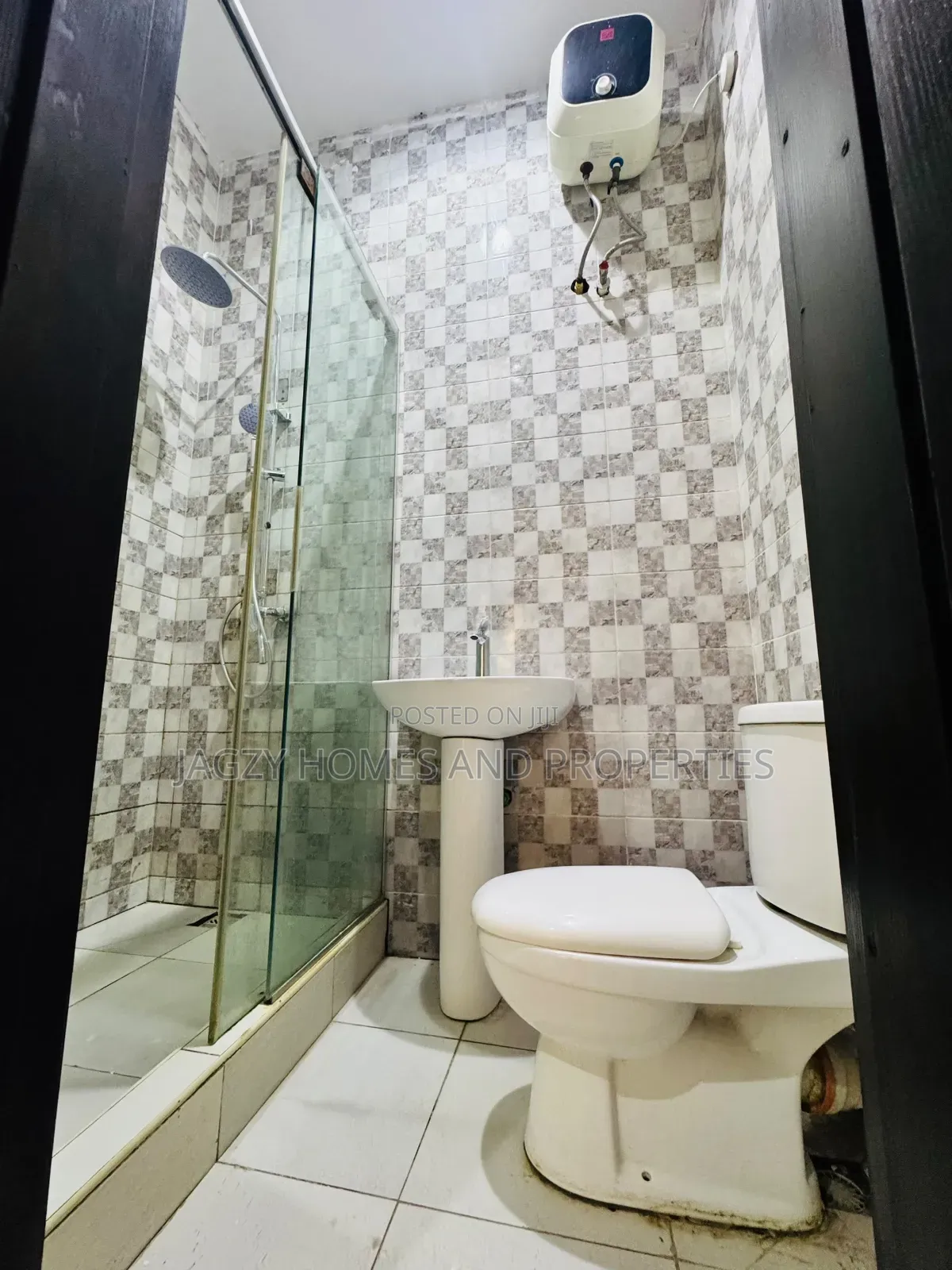 4bdrm Duplex in Lekki Phase 1 for sale in Lekki Phase 1