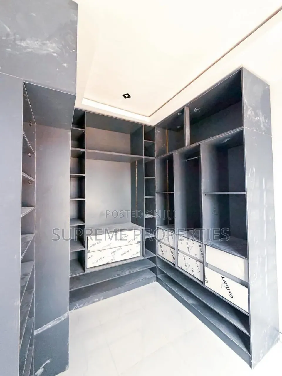 5bdrm Duplex in Carlton Gate G.R.A, Ibadan for sale in Ibadan