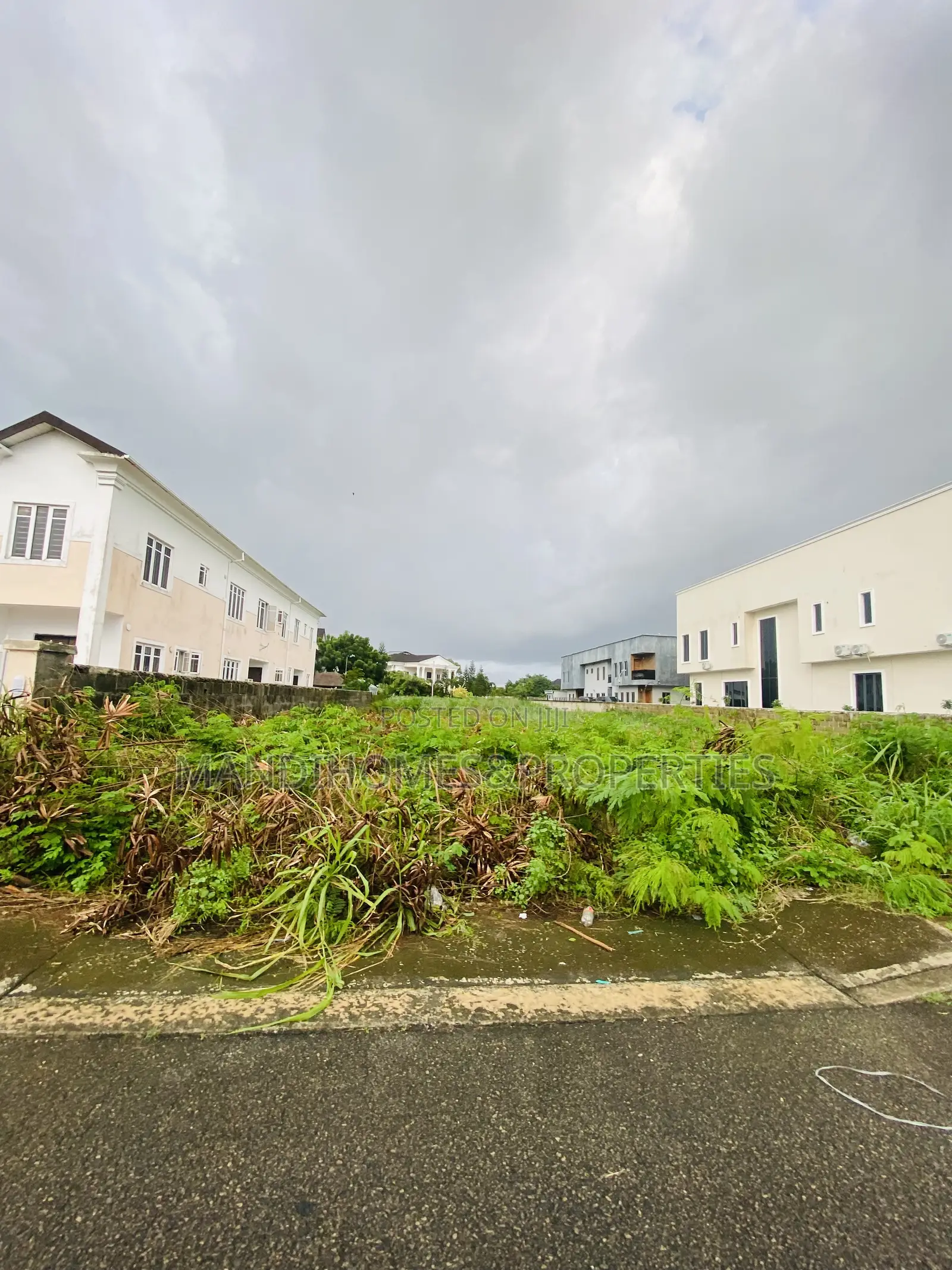 A Table Dry Land of 920sqm in Ajiwe