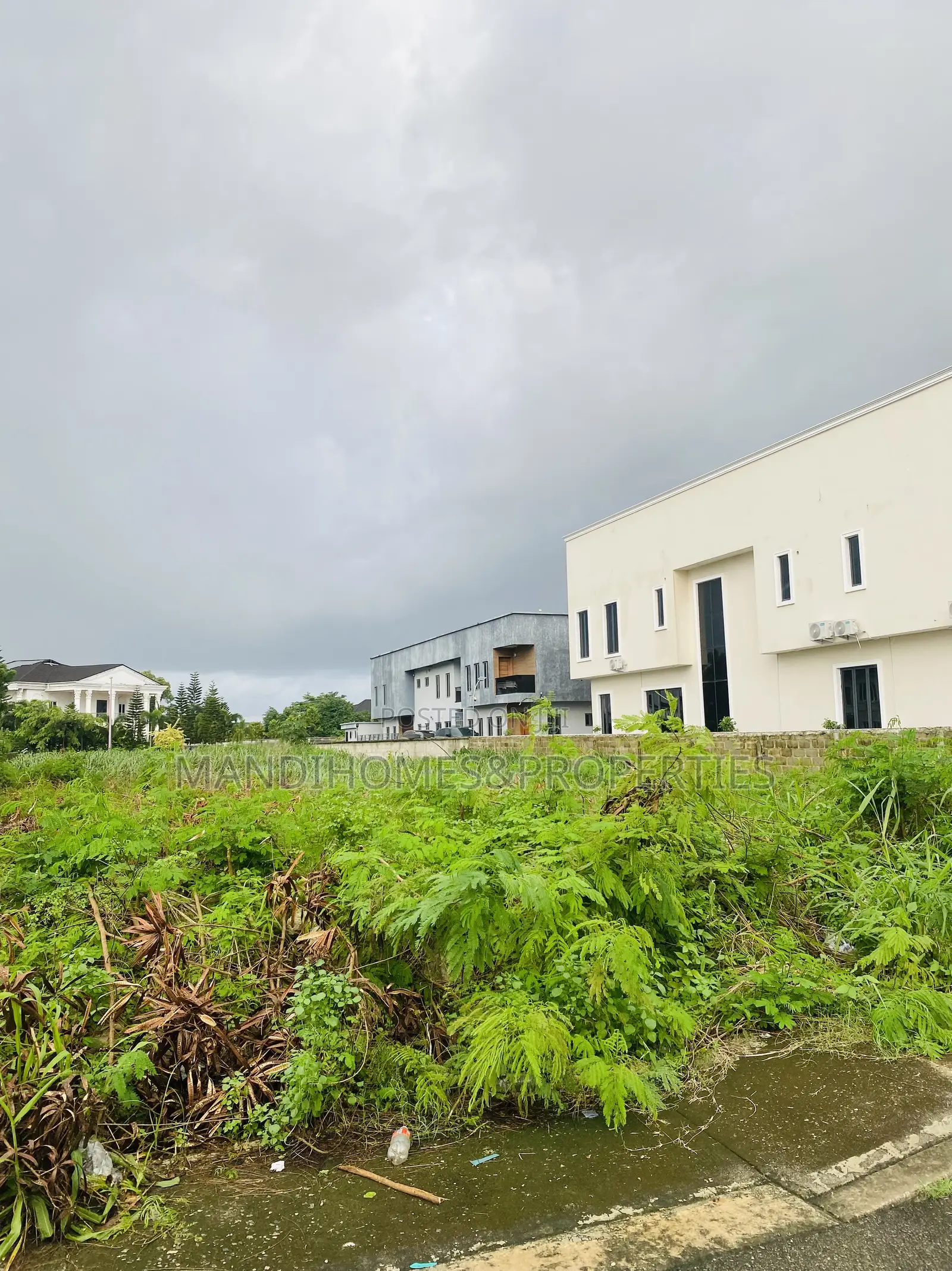 A Table Dry Land of 920sqm in Ajiwe