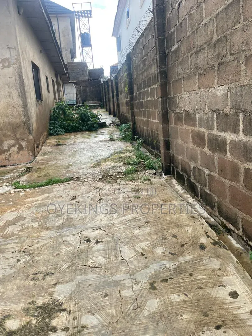 3bdrm Bungalow in Adeoje Estate, Oluyole for sale in Oluyole