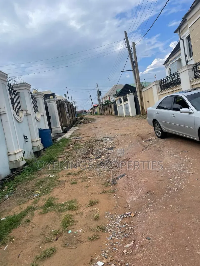 3bdrm Bungalow in Adeoje Estate, Oluyole for sale in Oluyole