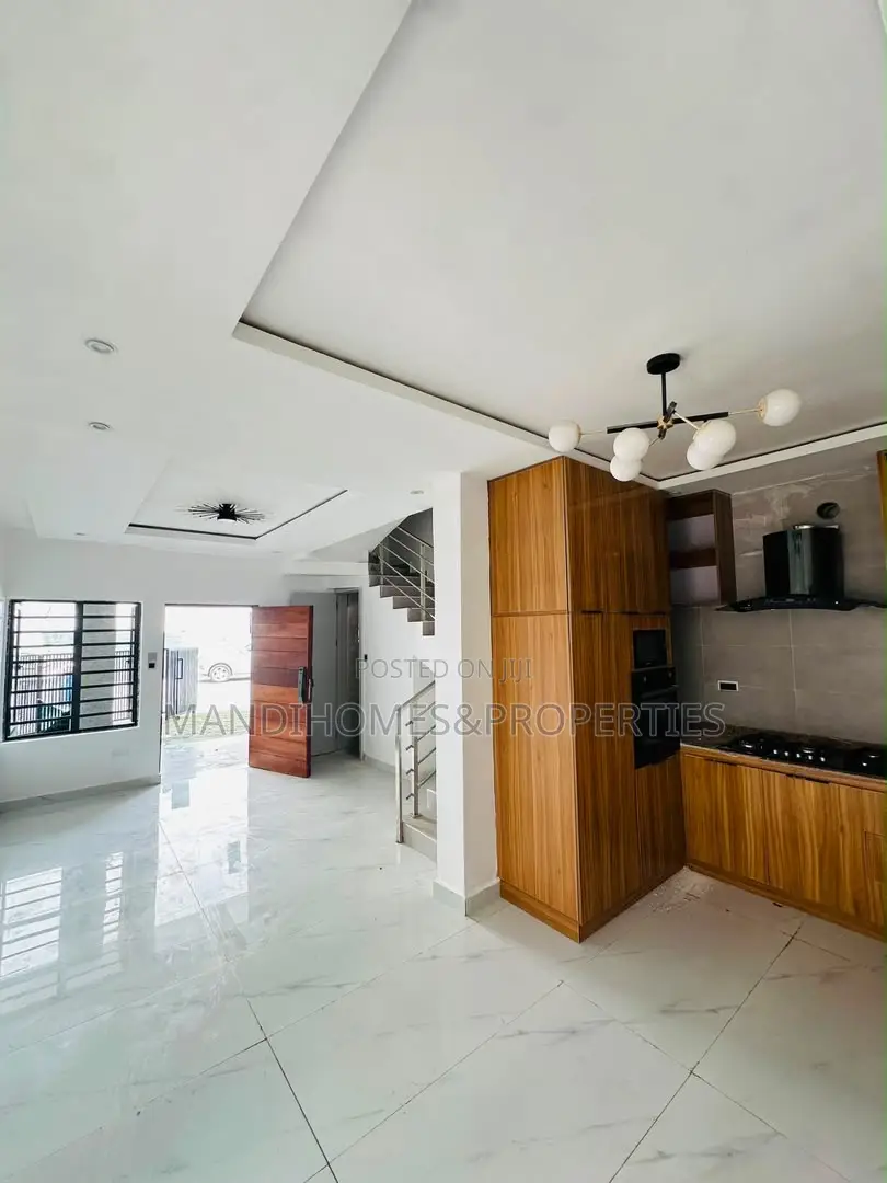 3bdrm Duplex in Ajah for sale in Ajah