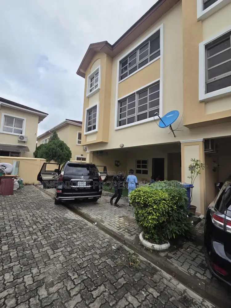 5bdrm Townhouse / Terrace in Bourdillon Court, Chevron for rent in Chevron