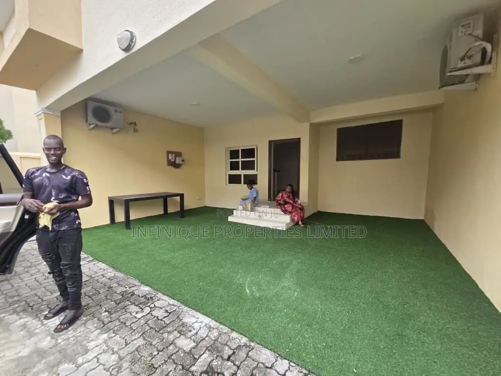 5bdrm Townhouse / Terrace in Bourdillon Court, Chevron for rent in Chevron