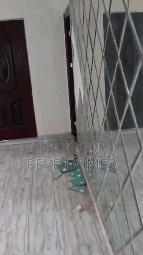 Mini Flat in Adekunle for rent in Adekunle