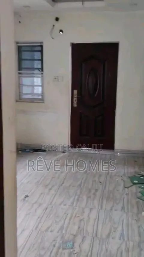 Mini Flat in Adekunle for rent in Adekunle