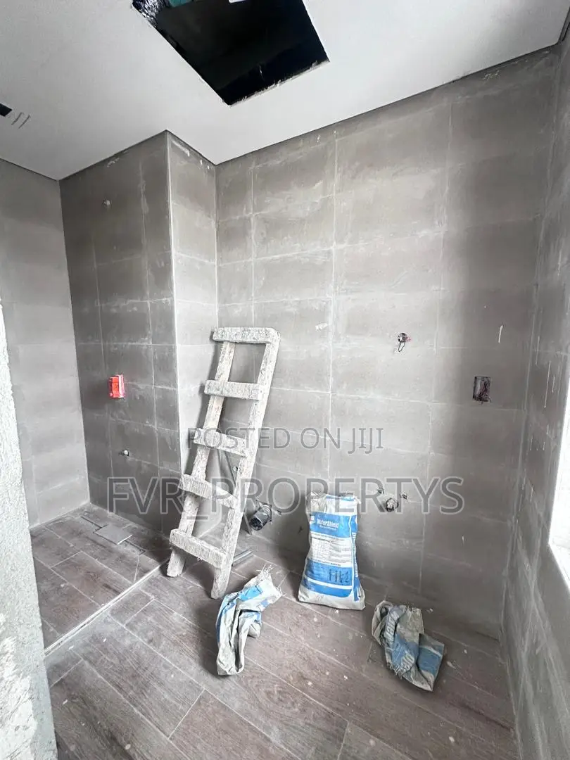 3bdrm Maisonette in Oniru, Victoria Island Extension for sale in Victoria Island Extension