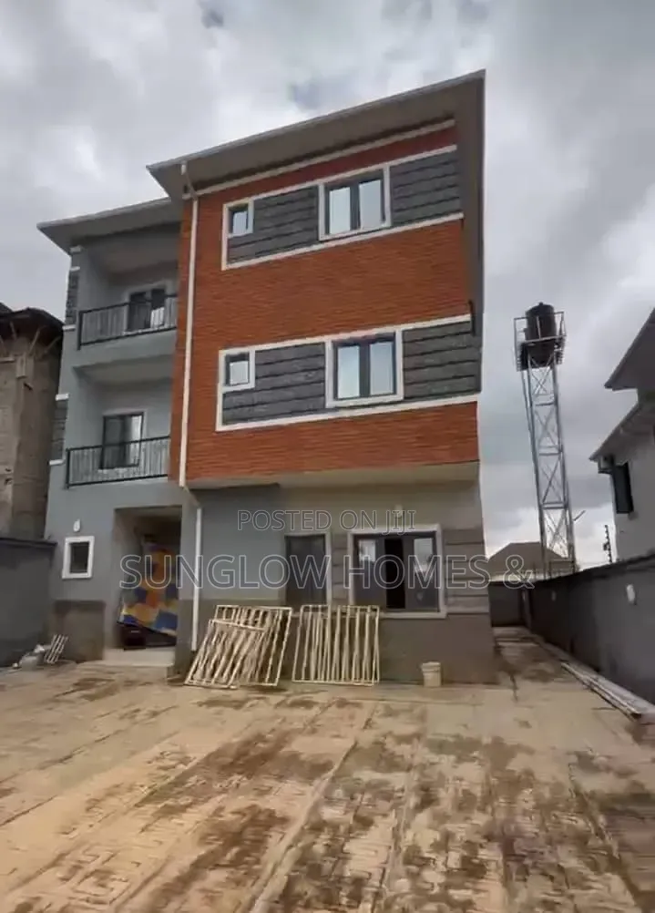 7bdrm Duplex in Apo Resettlement for sale in Apo Resettlement