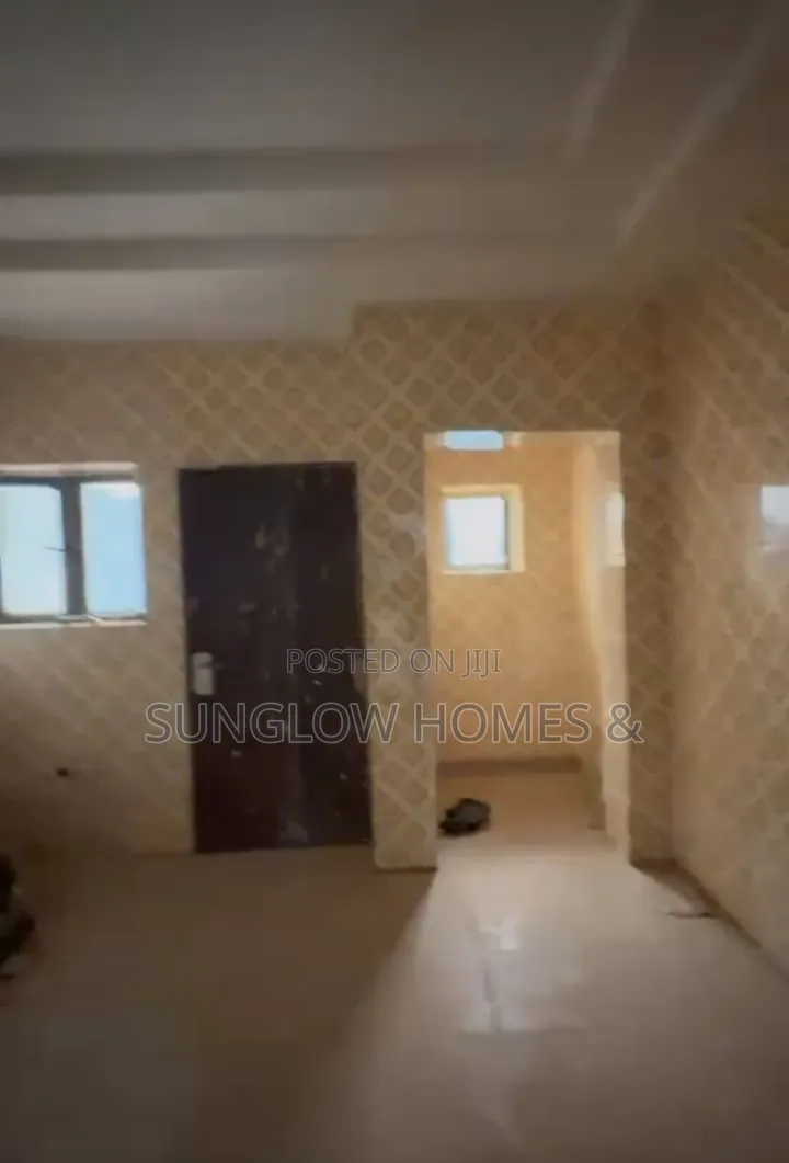 7bdrm Duplex in Apo Resettlement for sale in Apo Resettlement
