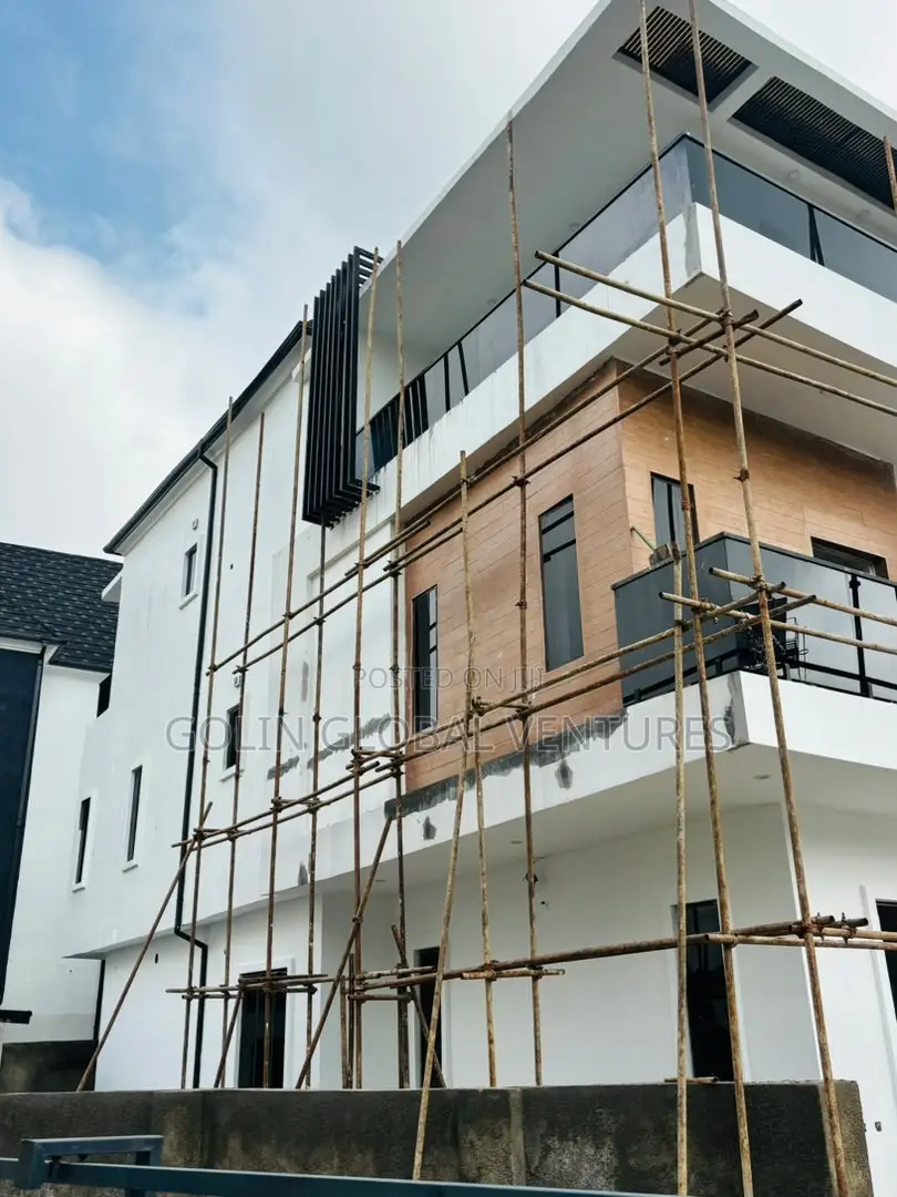 Golin 231 Smart Residence, 5 Bedroom Terrace in Asokoro