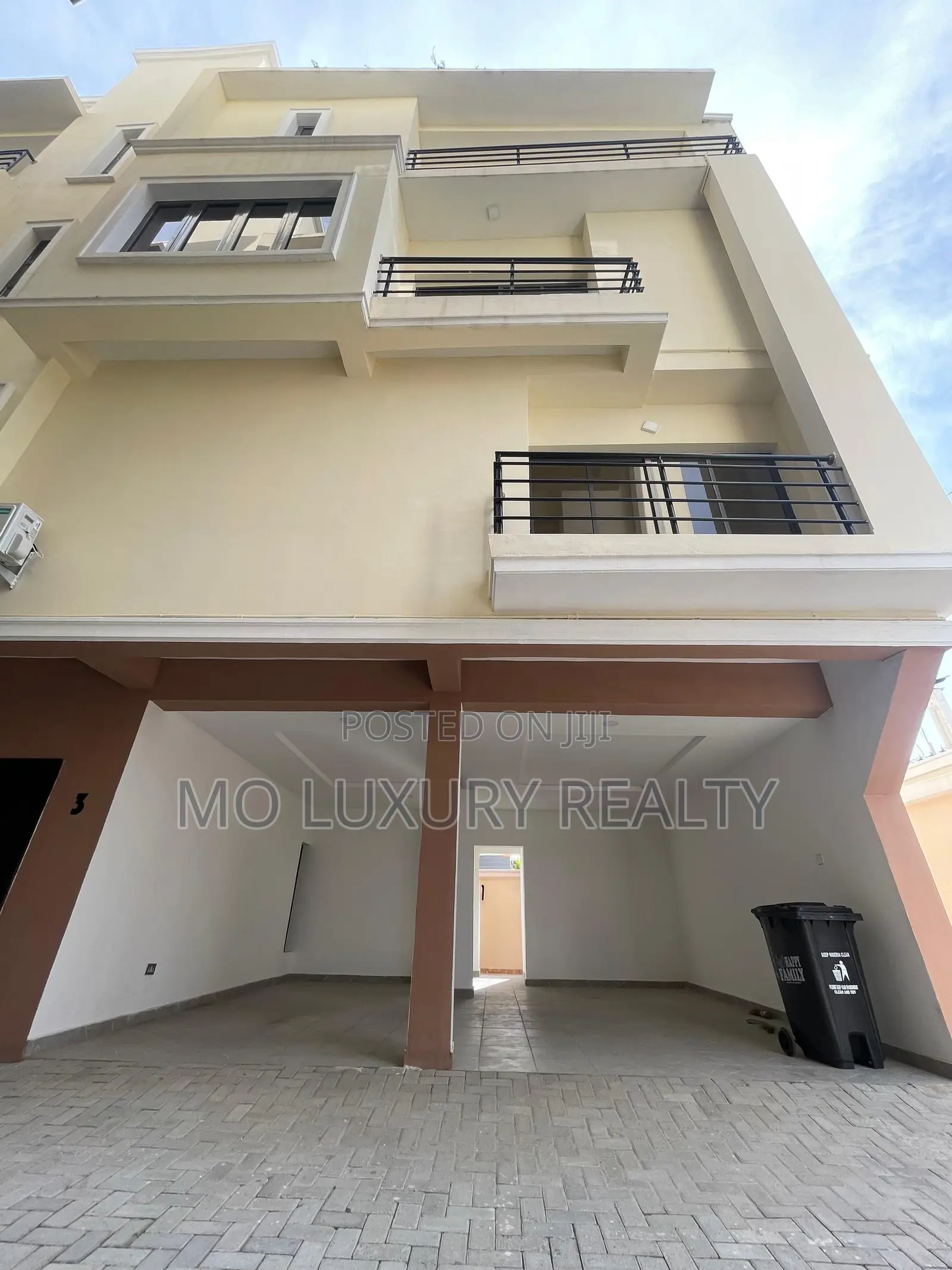 4bdrm Townhouse / Terrace in Lekki Phase 1 for rent in Lekki Phase 1