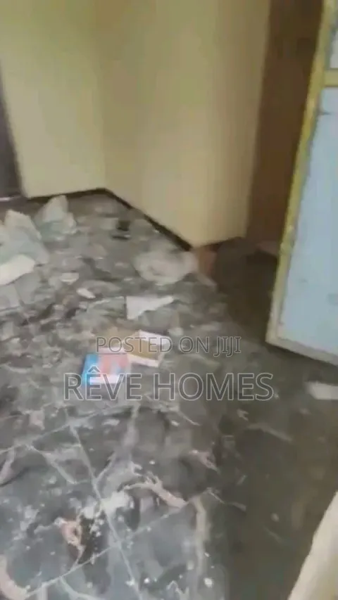 2bdrm Block of Flats in Adekunle for rent in Adekunle