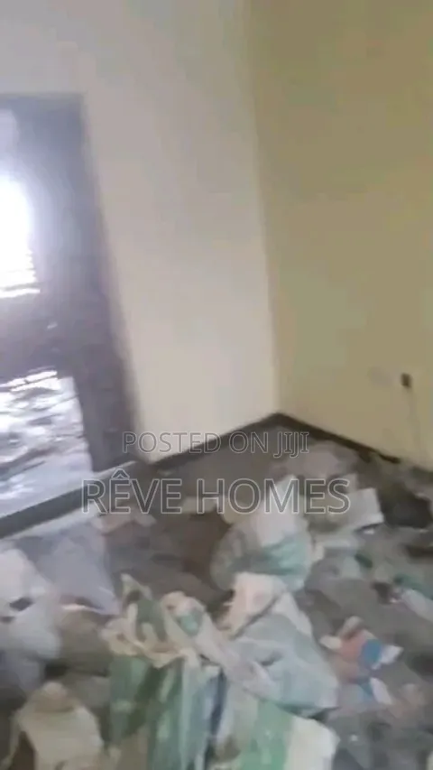 2bdrm Block of Flats in Adekunle for rent in Adekunle