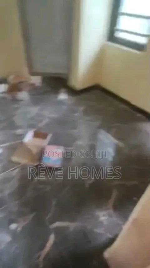 2bdrm Block of Flats in Adekunle for rent in Adekunle