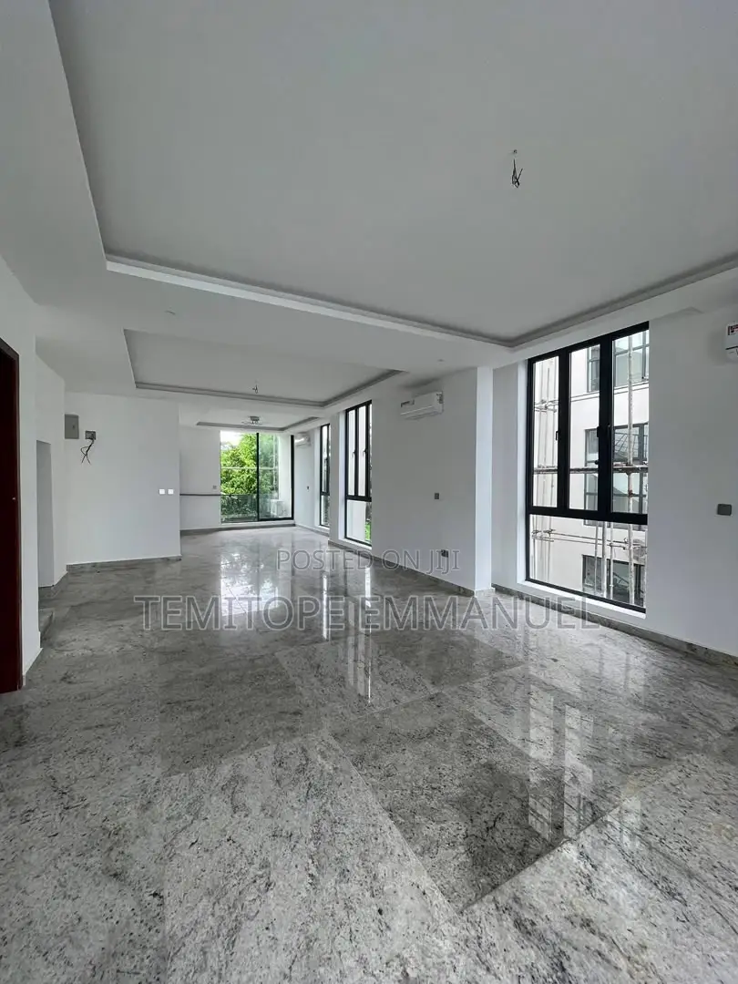 Furnished 6bdrm Duplex in Banana Island for sale in Banana Island