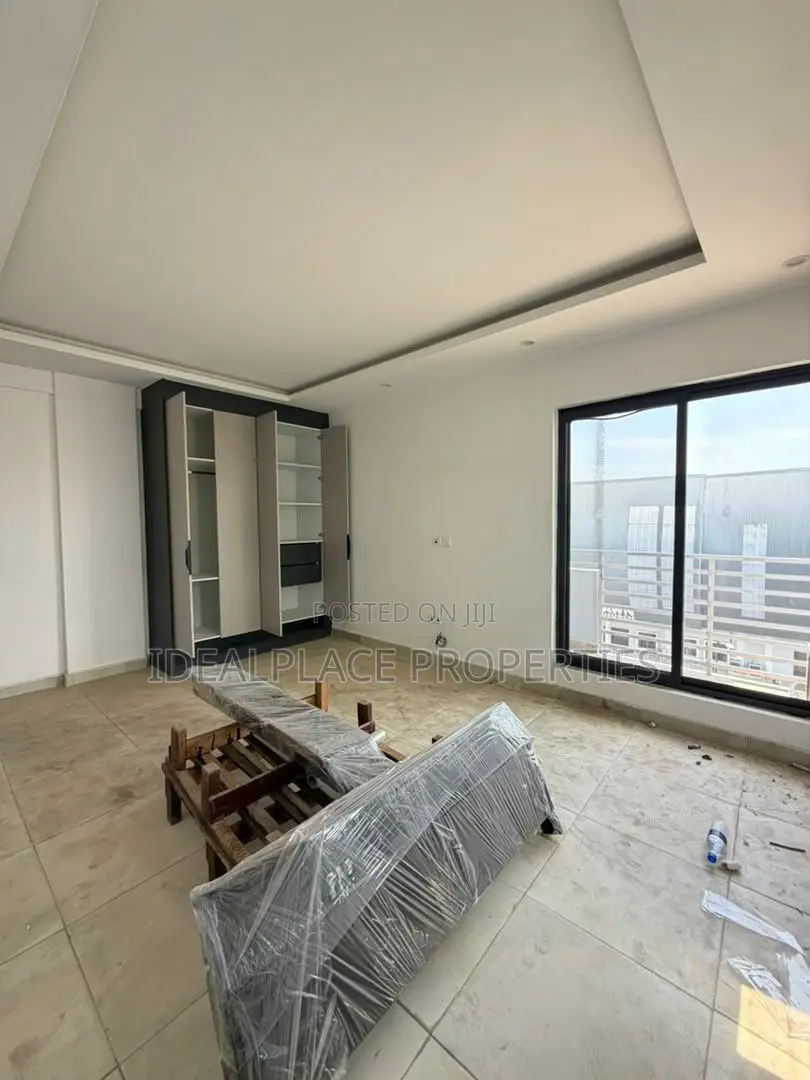 3bdrm Apartment in Victoria Island Extension for sale in Victoria Island Extension