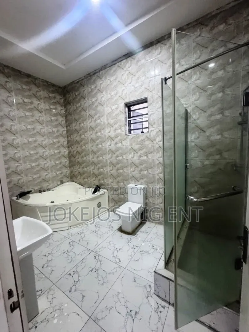 4bdrm Townhouse / Terrace in Thomas Estate Ajah for rent in Off Lekki-Epe Expressway