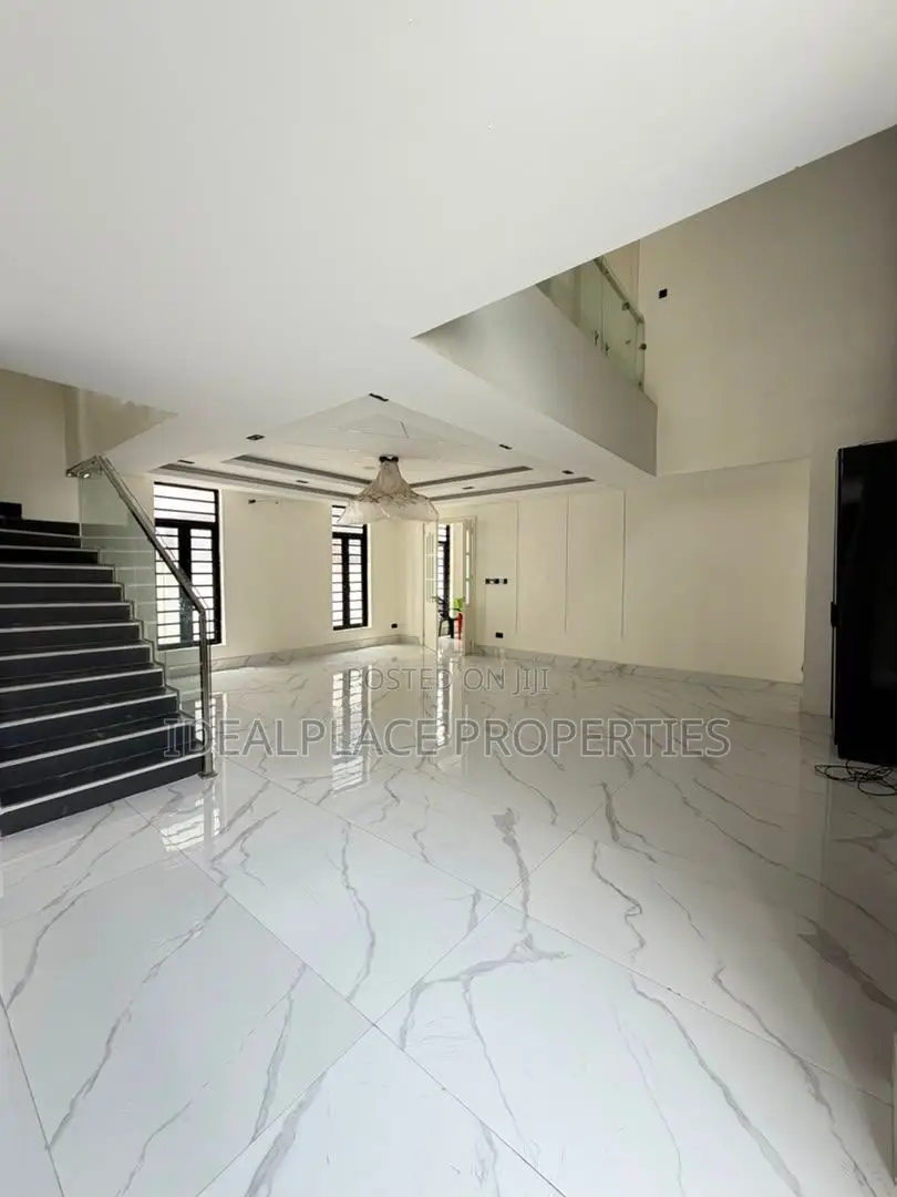 5bdrm Duplex in Lekki Phase 1 for sale in Lekki Phase 1