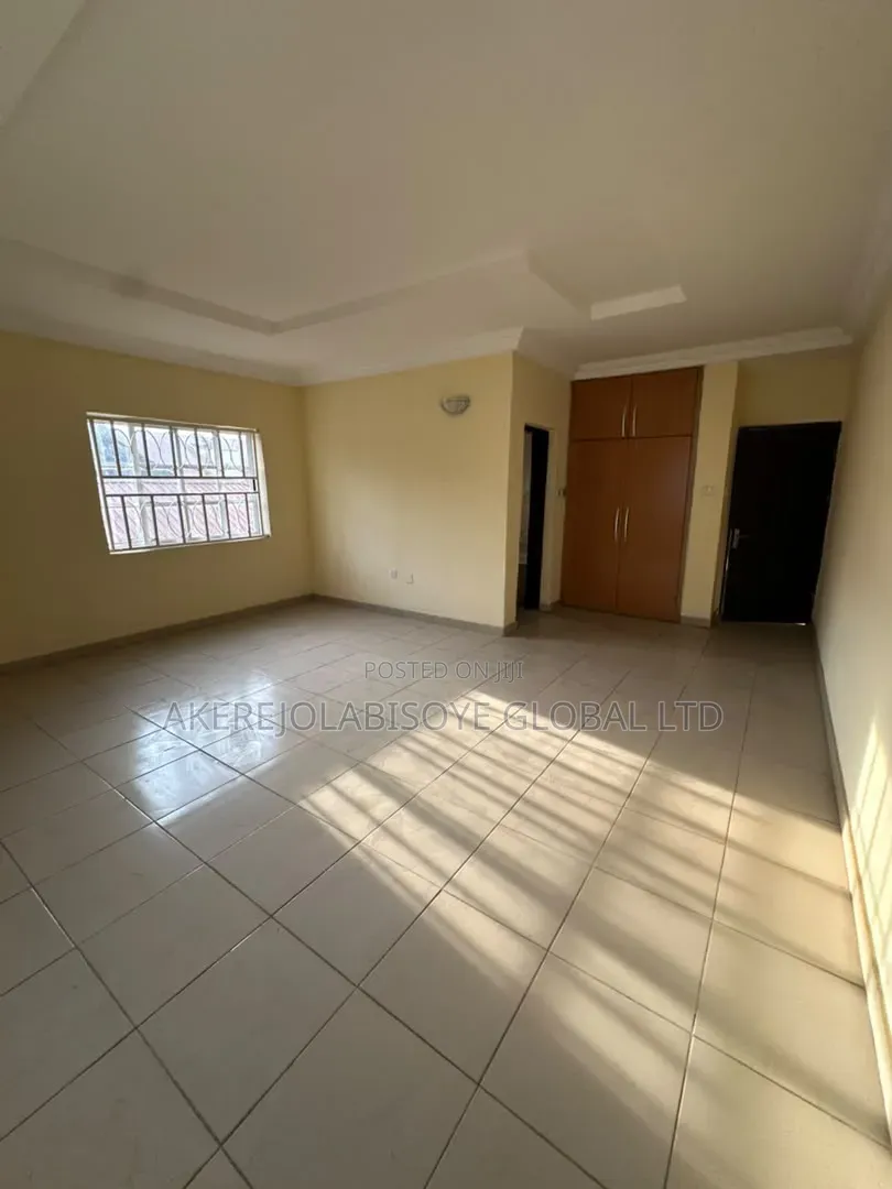 5bdrm Duplex in Gwarinpa Main Abuja, Life Camp for rent in Life Camp