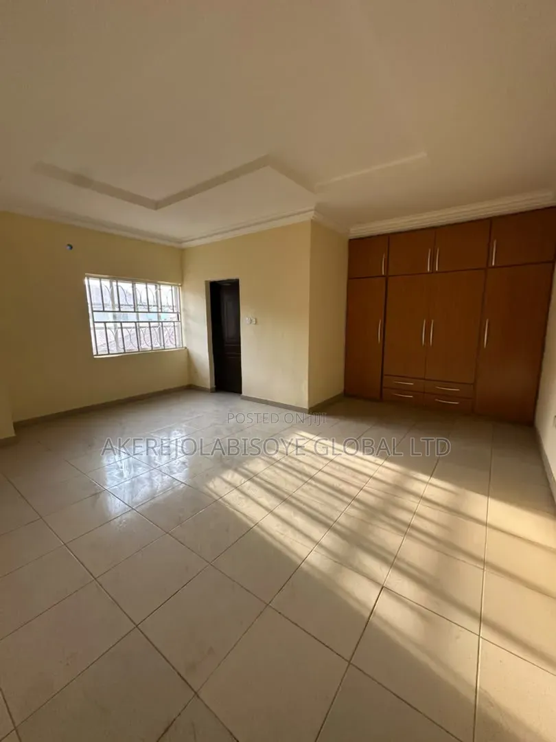 5bdrm Duplex in Gwarinpa Main Abuja, Life Camp for rent in Life Camp