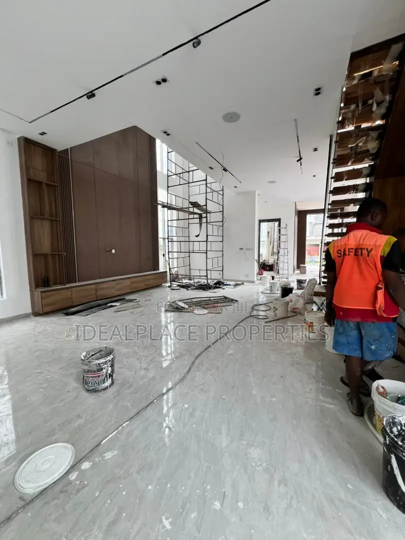 5bdrm Duplex in Osapa london for sale in Osapa london
