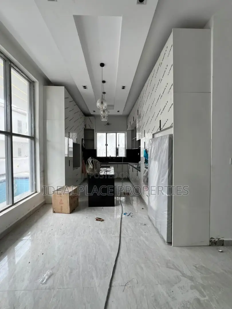 5bdrm Duplex in Osapa london for sale in Osapa london
