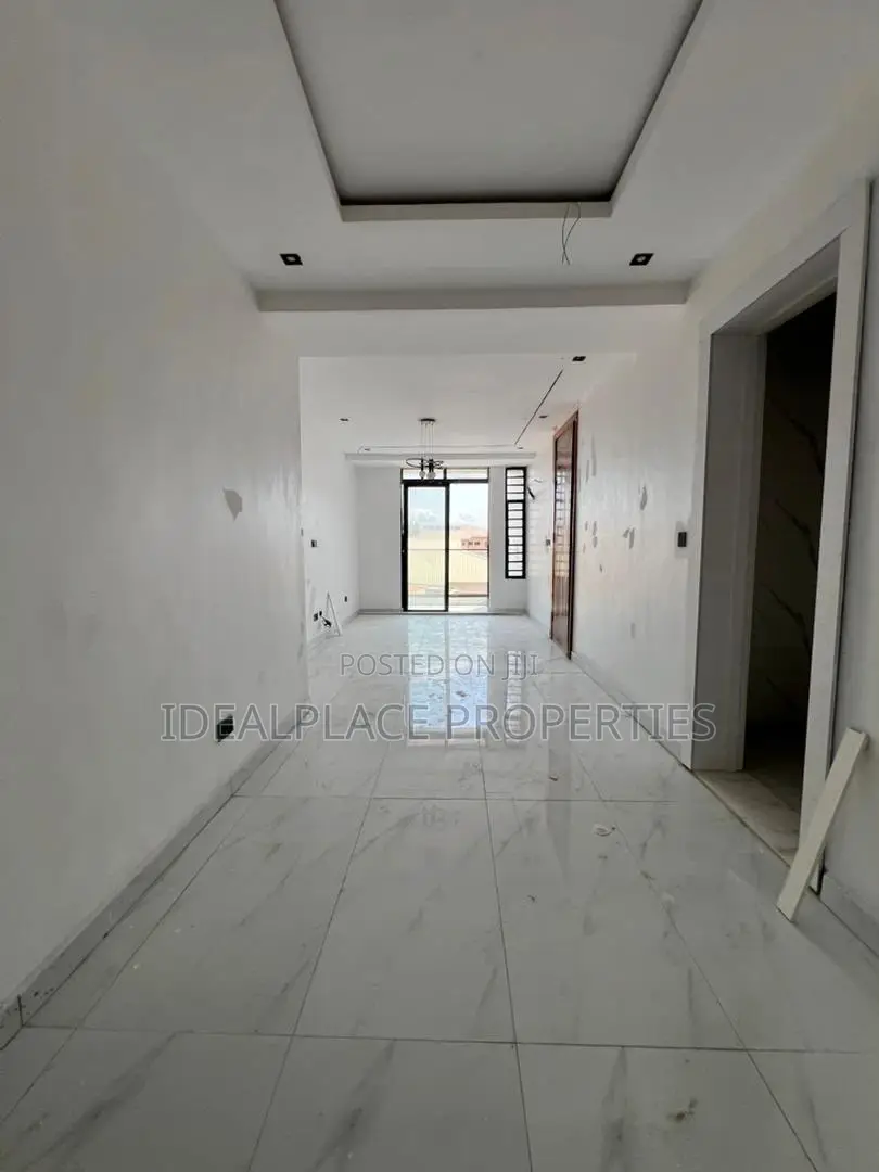 2bdrm Apartment in Osapa london for sale in Osapa london