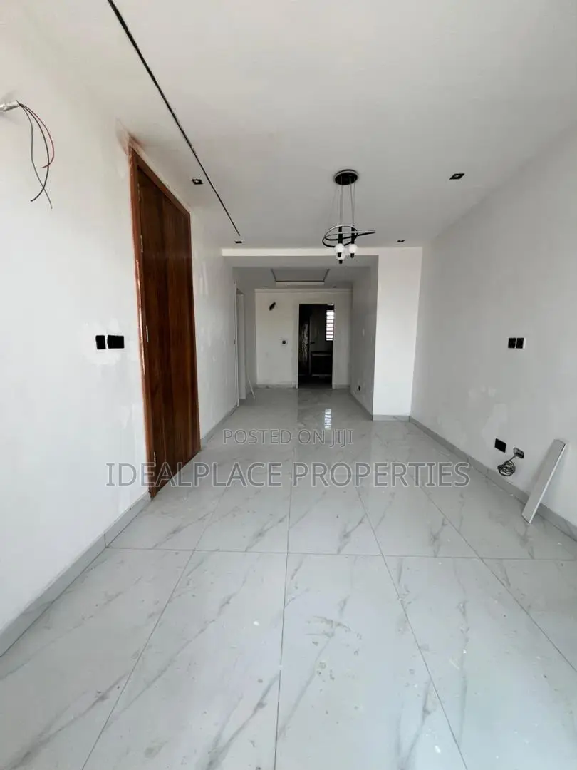 2bdrm Apartment in Osapa london for sale in Osapa london