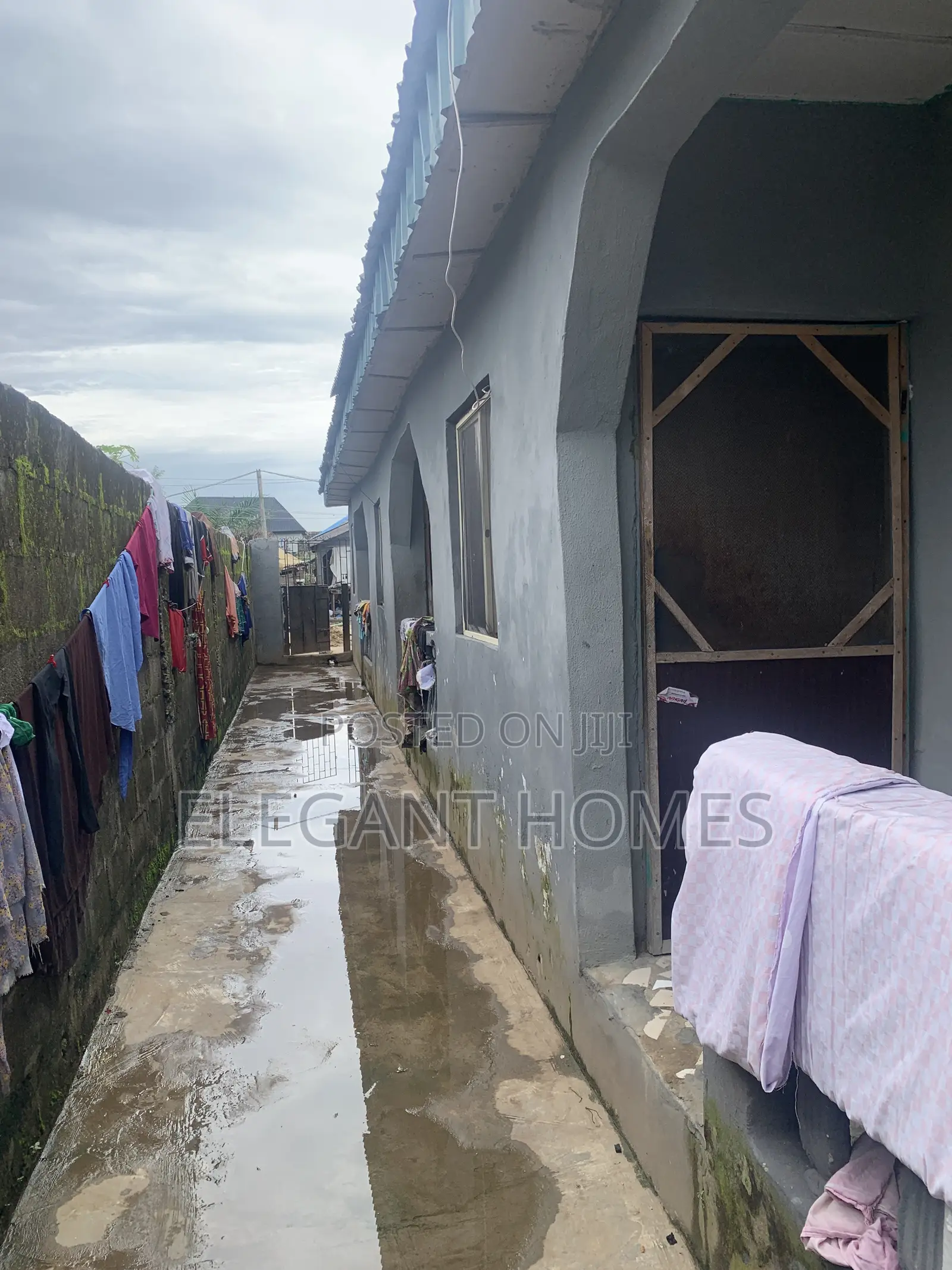 1bdrm Block of Flats in Alaba for sale in Alaba