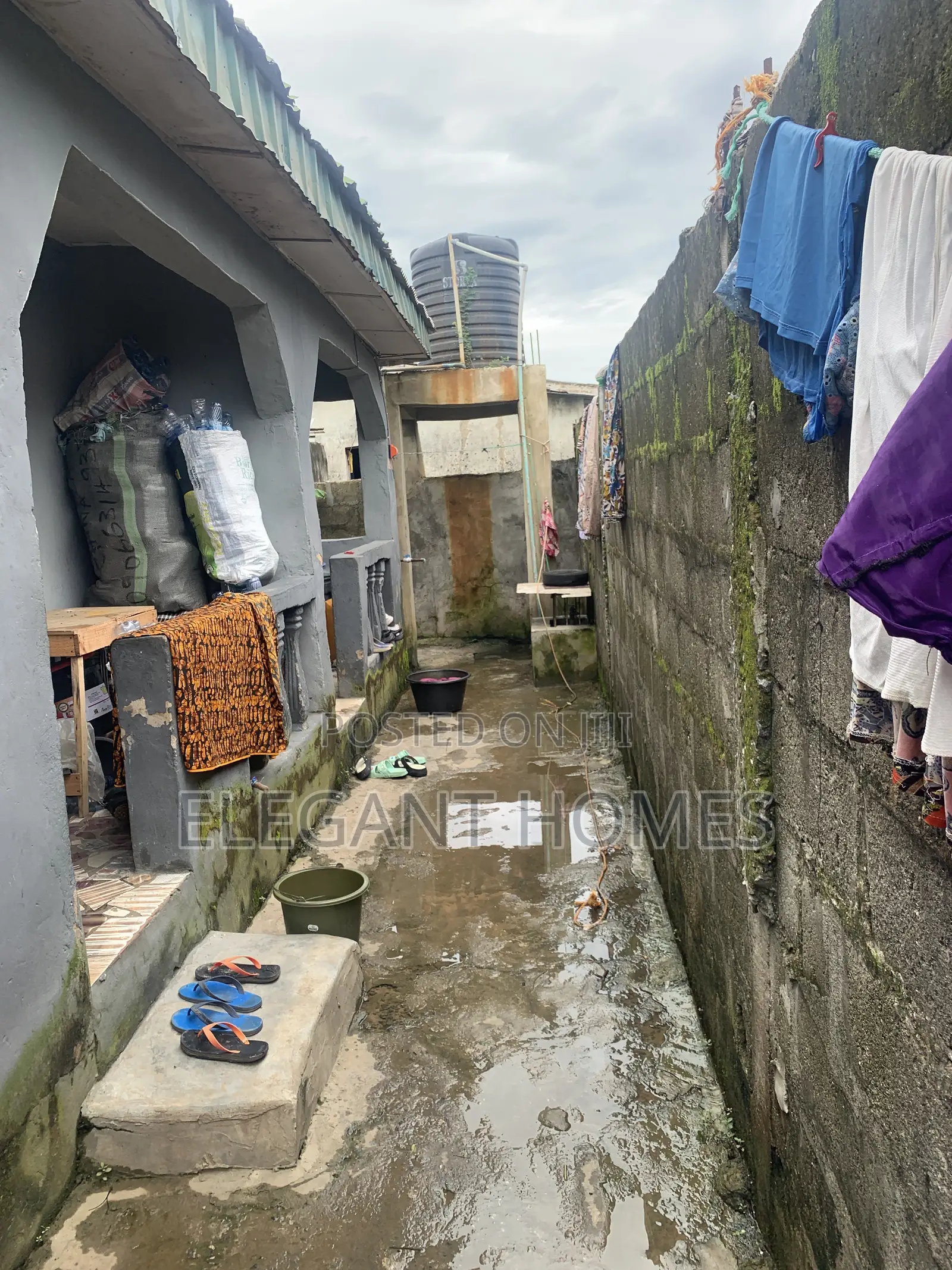 1bdrm Block of Flats in Alaba for sale in Alaba