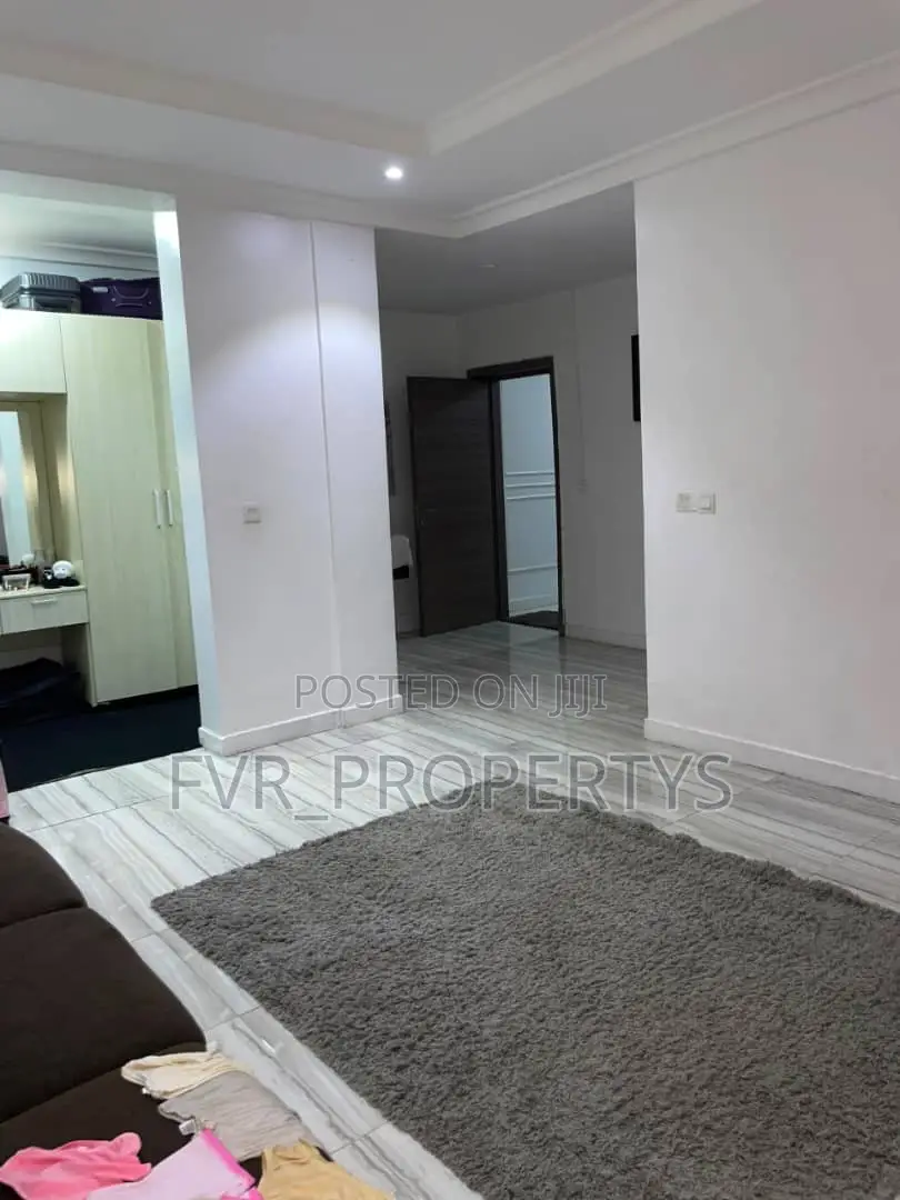 2bdrm Block of Flats in Treasure Court, Chevron for rent in Chevron