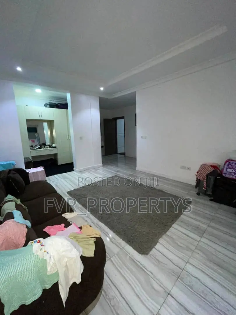 2bdrm Block of Flats in Treasure Court, Chevron for rent in Chevron