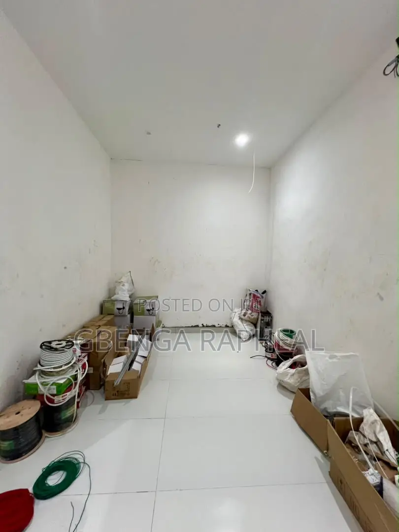 5bdrm Duplex in Orchid Road, Lekki for sale in Lekki
