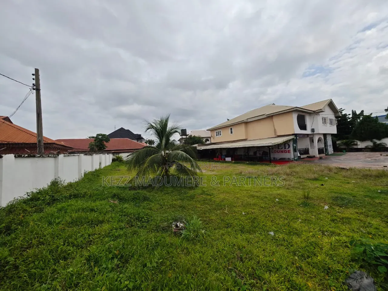 5bdrm Duplex in Dbs Road,  Oshimili for rent in Oshimili South