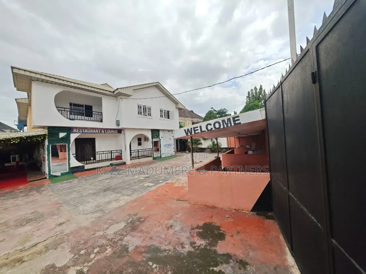 5bdrm Duplex in Dbs Road,  Oshimili for rent in Oshimili South