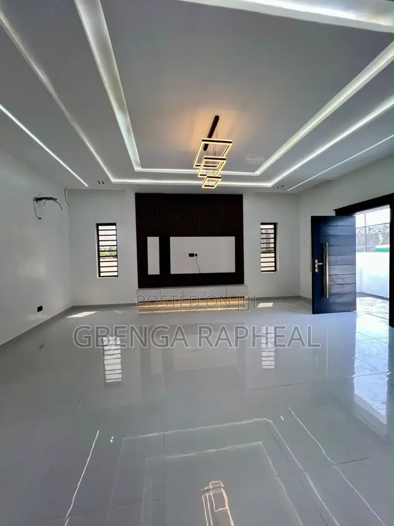 4bdrm Duplex in Ajah, Lekki for sale in Lekki