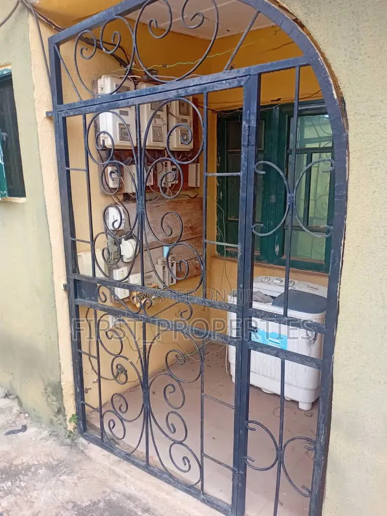 Furnished 8bdrm Block of Flats in Oluwo New Ife Road for sale in Ibadan