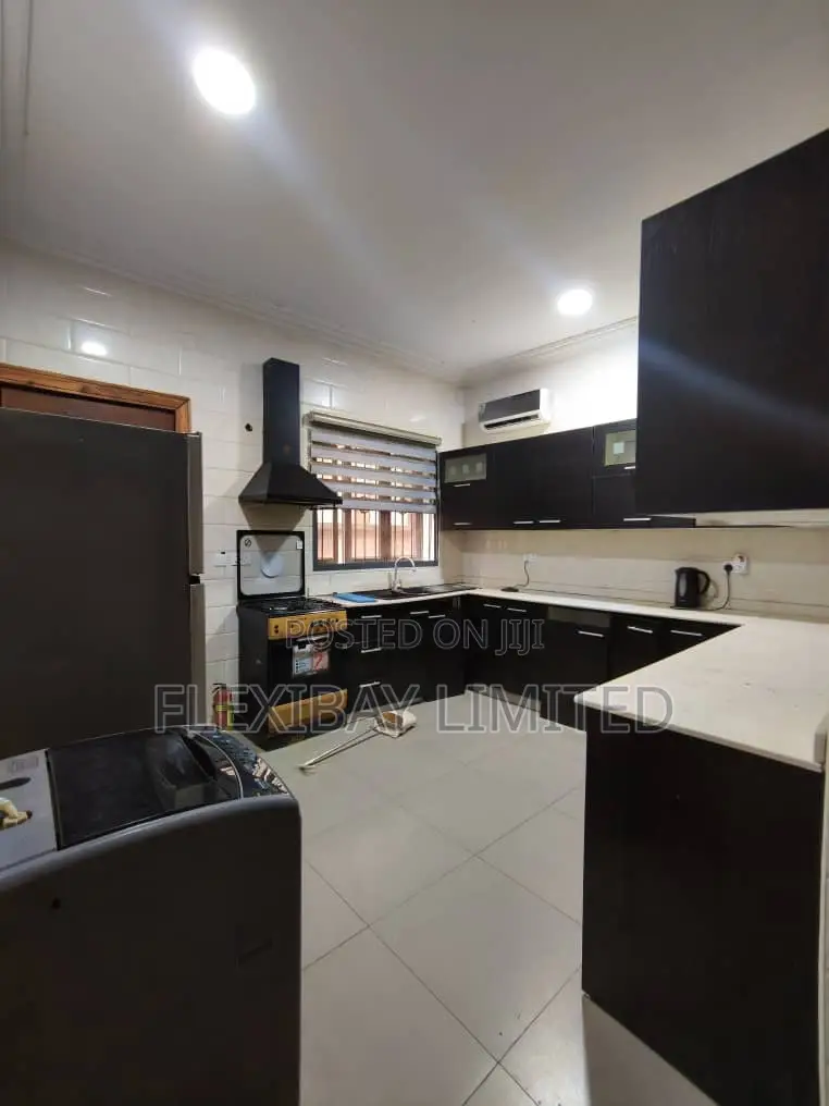 Furnished 3bdrm Townhouse / Terrace in Lekki Phase 1 for rent in Lekki Phase 1