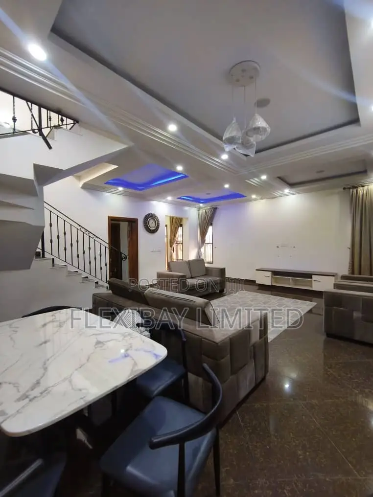 Furnished 3bdrm Townhouse / Terrace in Lekki Phase 1 for rent in Lekki Phase 1