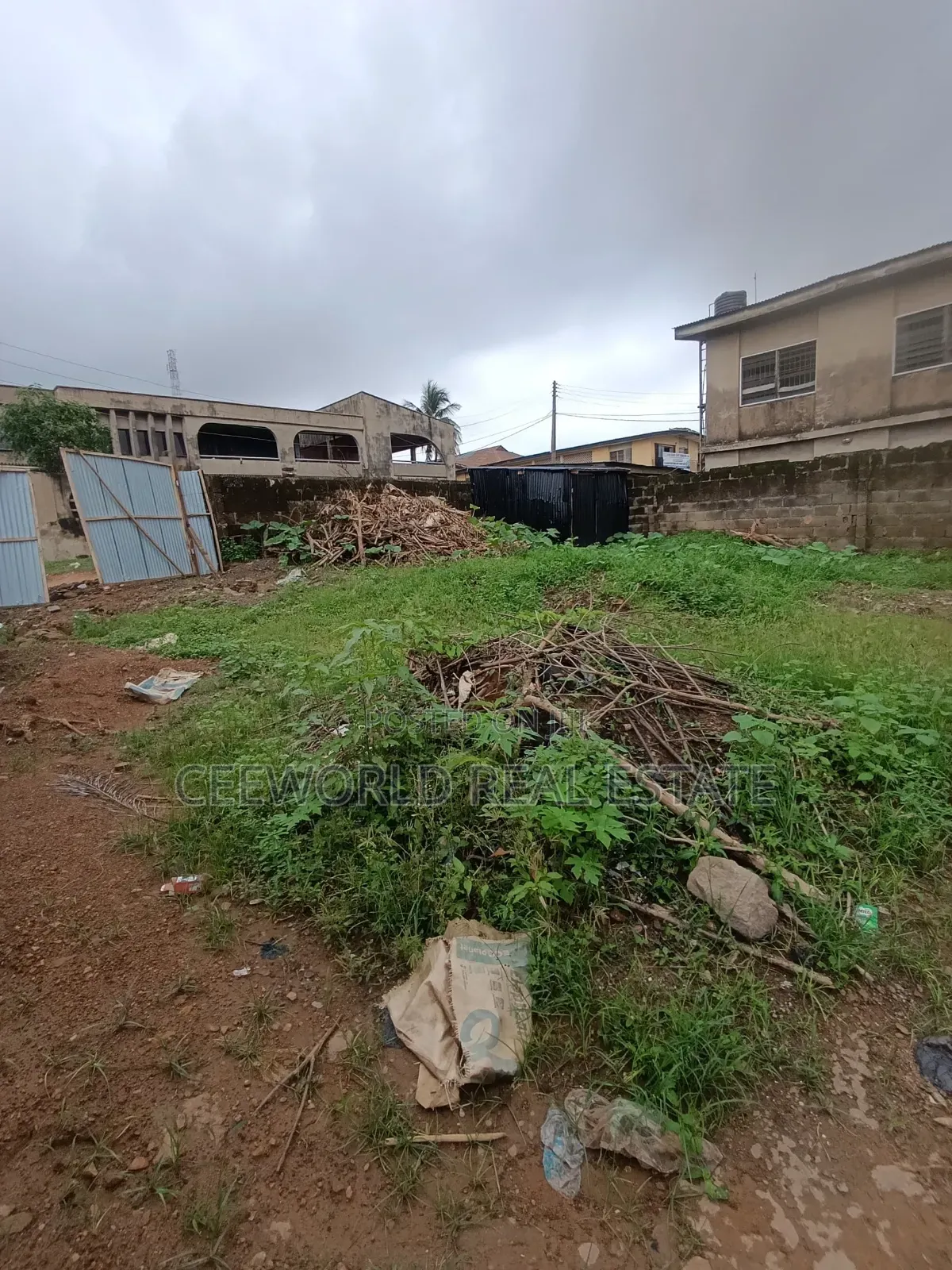 A Standard Plot of Land Available at Felele Challenge Ibadan in CHallenge / Ibadan