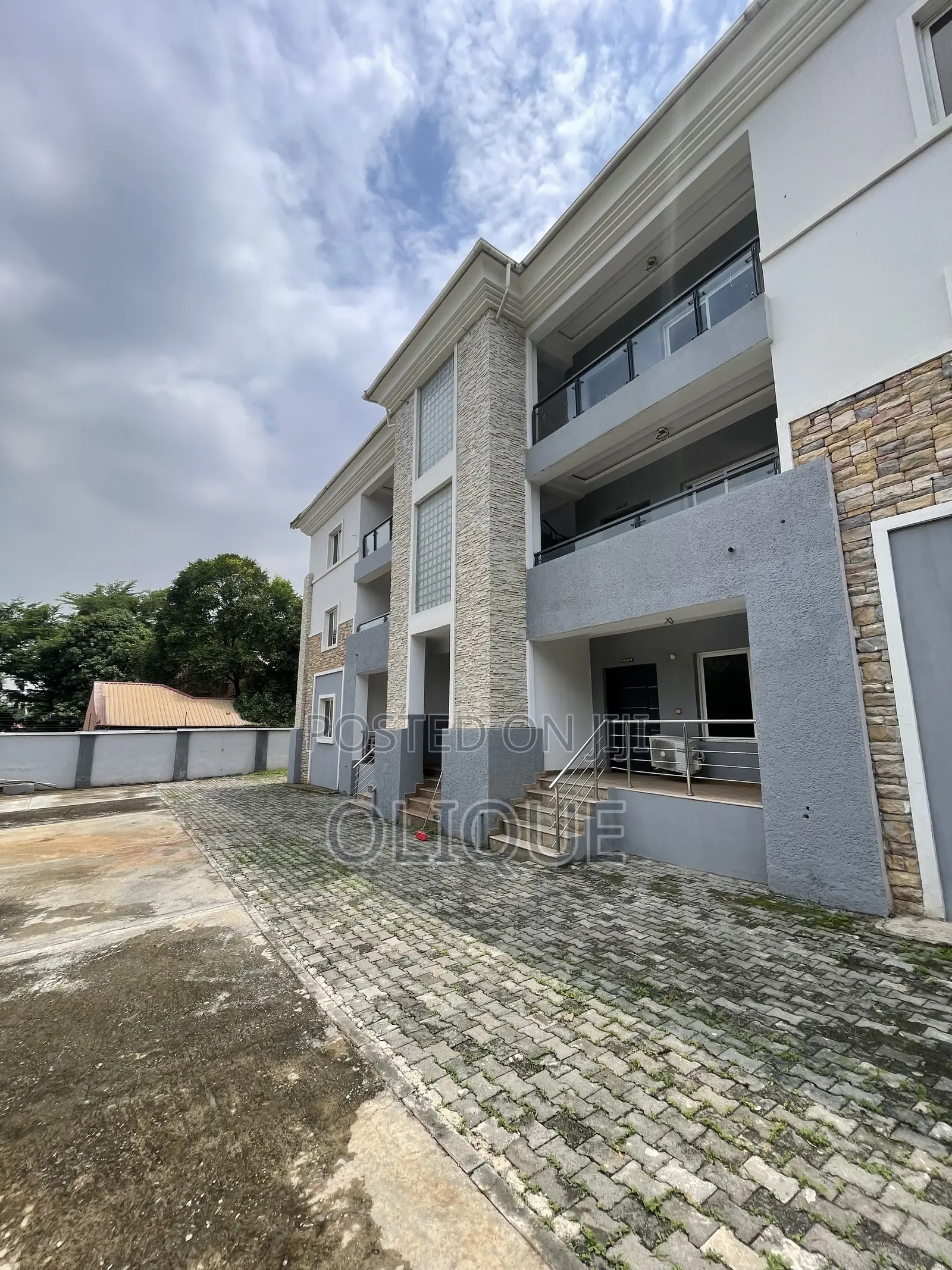 18bdrm Block of Flats in Maitama for rent in Maitama
