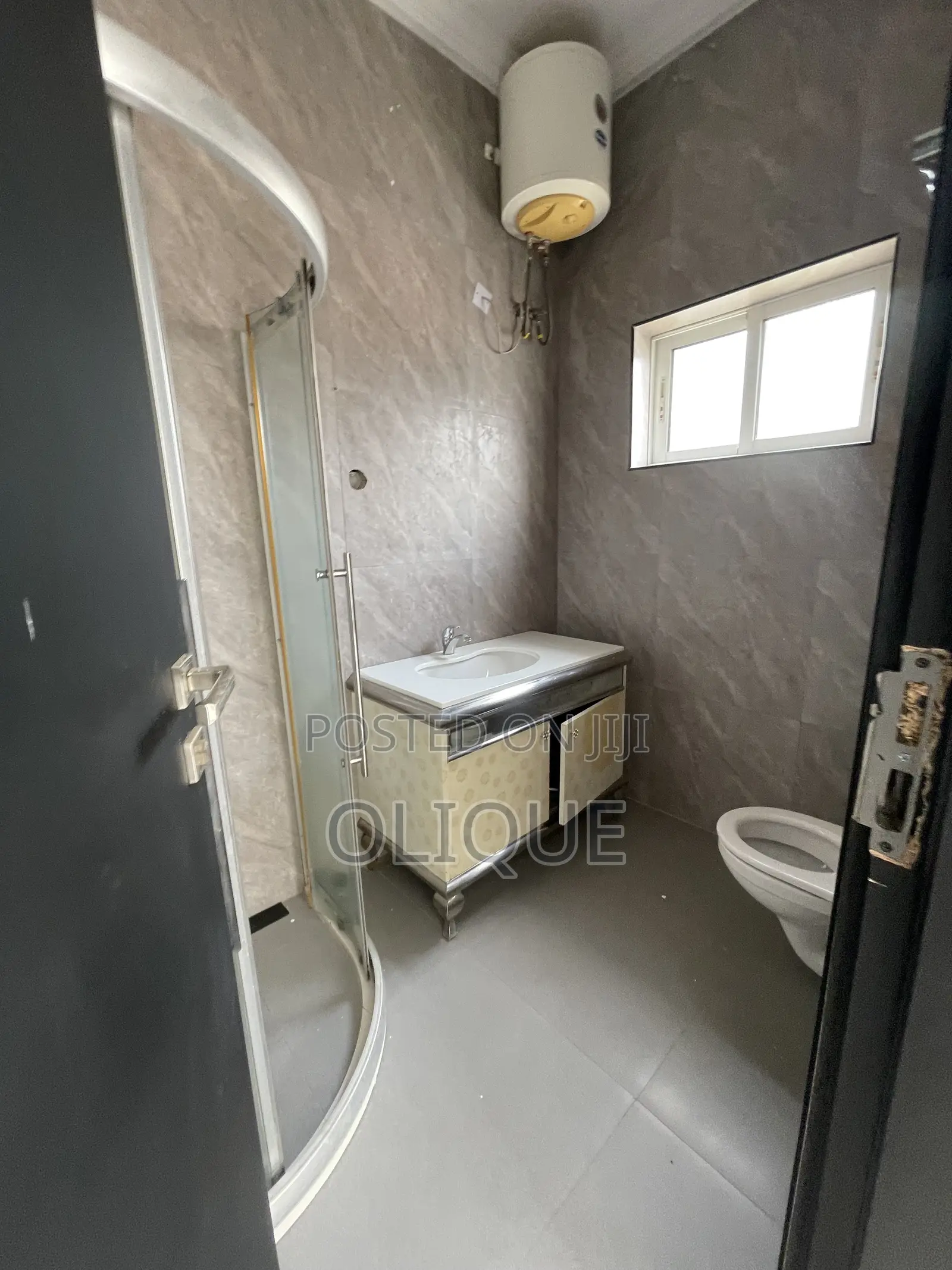 18bdrm Block of Flats in Maitama for rent in Maitama