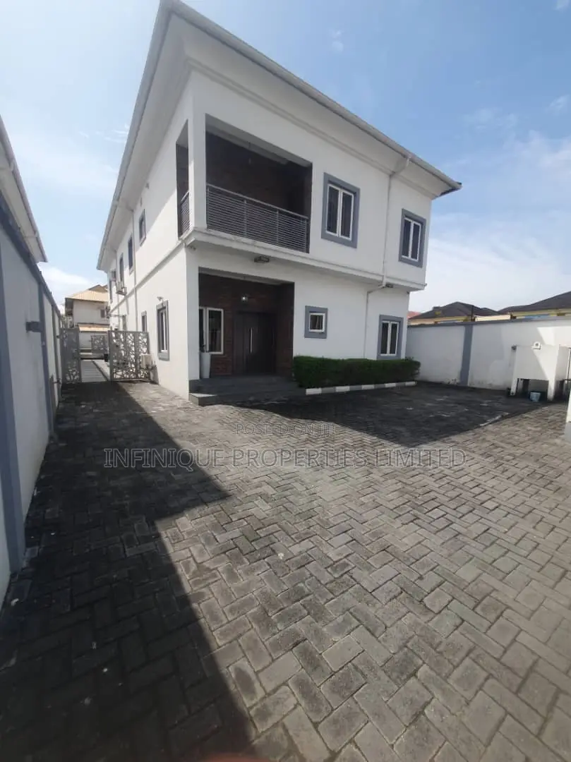 4bdrm Duplex in Lekki Phase 1 for rent in Lekki Phase 1
