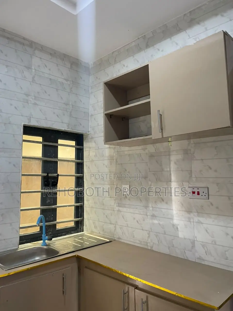 3bdrm Apartment in Ikolaba, Basorun for rent in Basorun