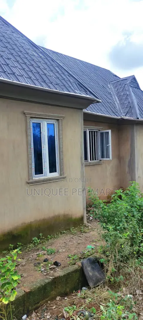 4bdrm Apartment in Auchi for sale in Auchi